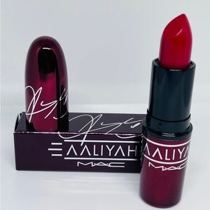 MAC x Aaliyah Lipstick Hot Like...
